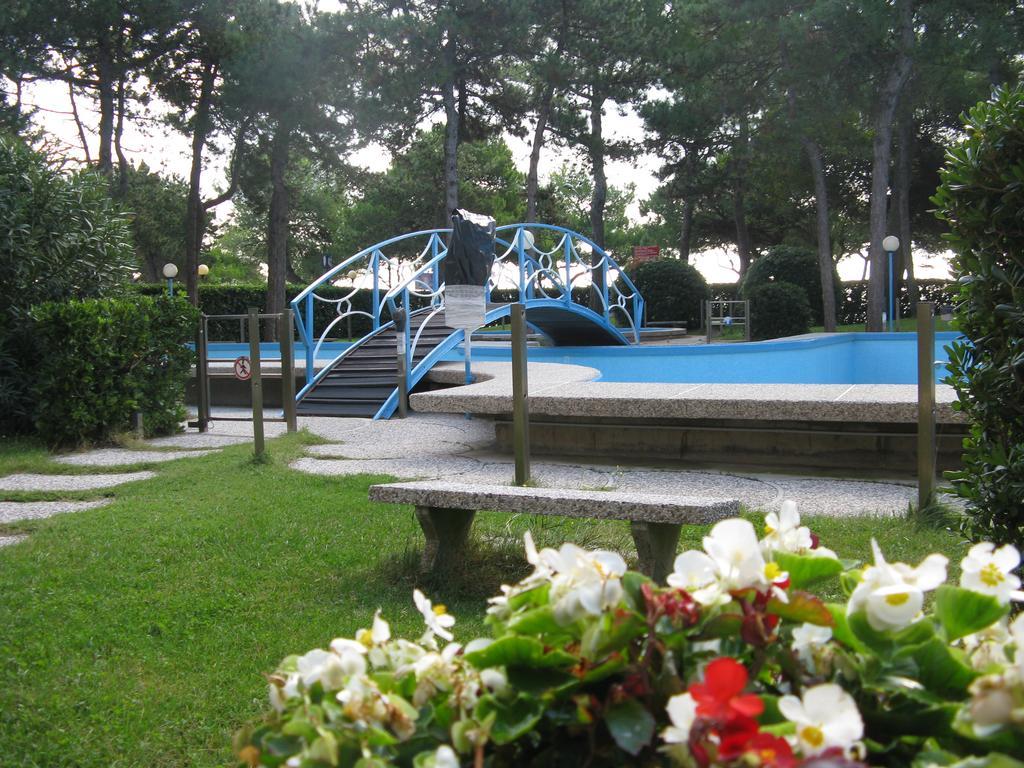 Condominio Cristallo Lignano Sabbiadoro Exterior foto